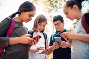 Nova lei aumenta penas para violência sexual digital contra crianças e adolescentes