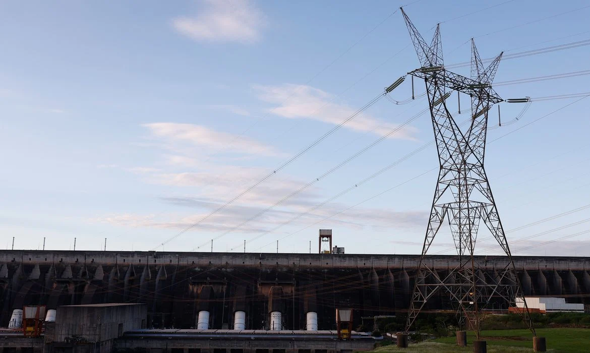 Conta de luz voltará à bandeira verde em outubro após cinco meses